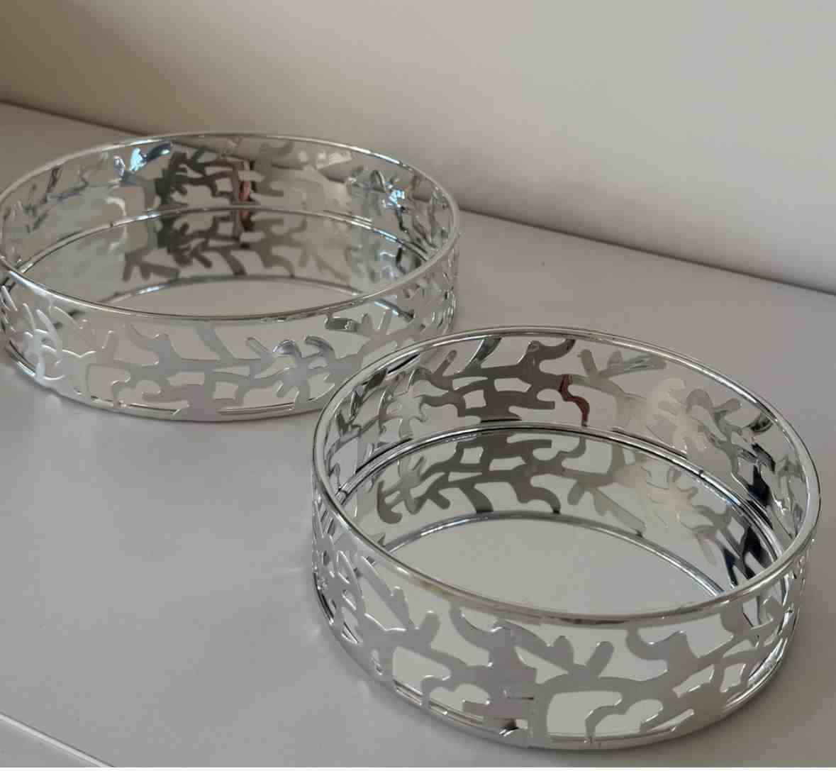 SET BANDEJAS REDONDAS PLATEADAS X 2