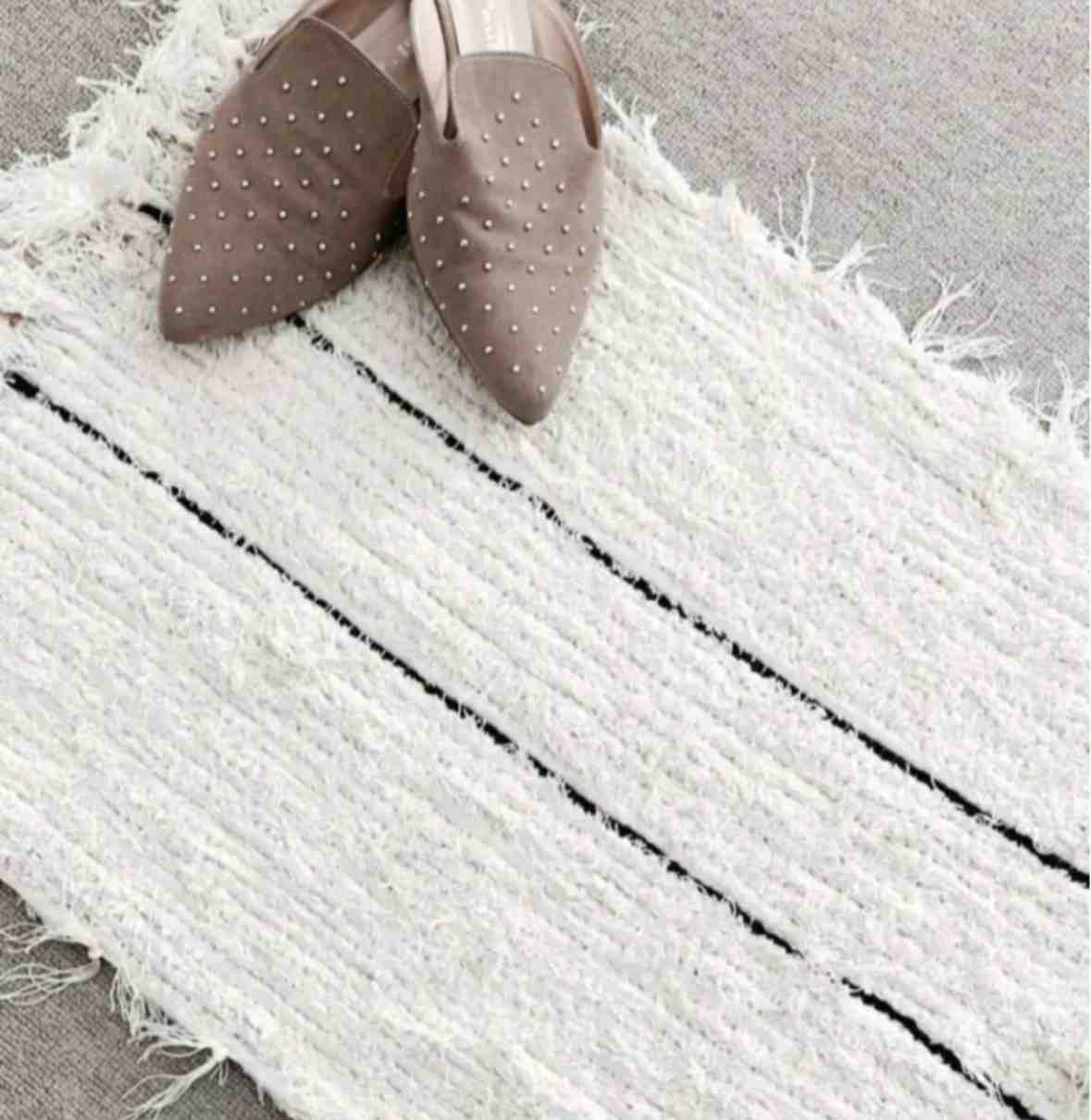 ALFOMBRA CUYO RAYAS NEGRAS 45X60