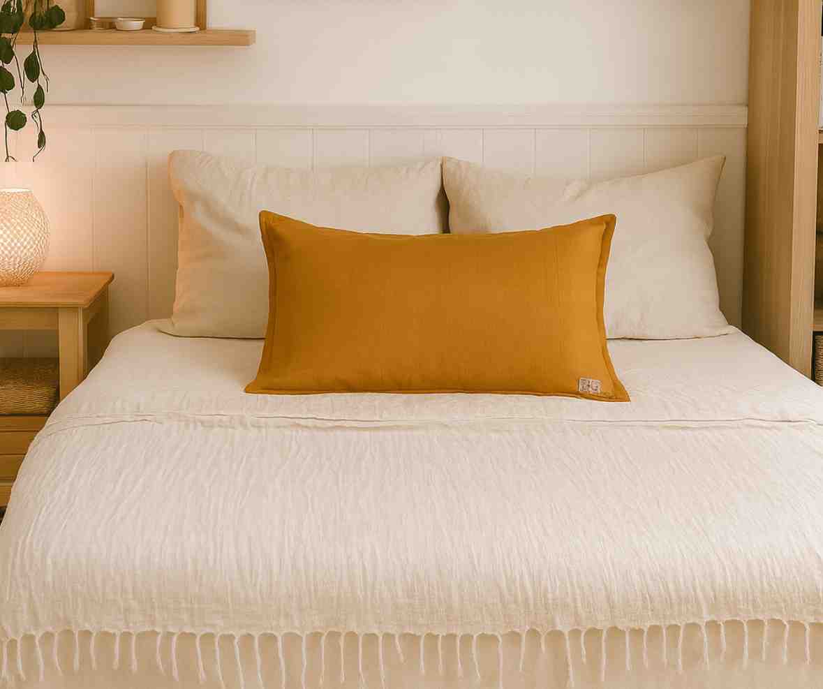 ALMOHADON COMPLETO MOSTAZA LISO 70X50CM