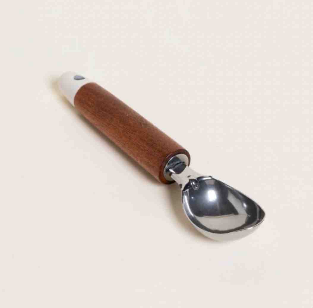 CUCHARA PARA HELADO DE ACERO INOXIDABLE MANGO DE MADERA ACAICA19CM