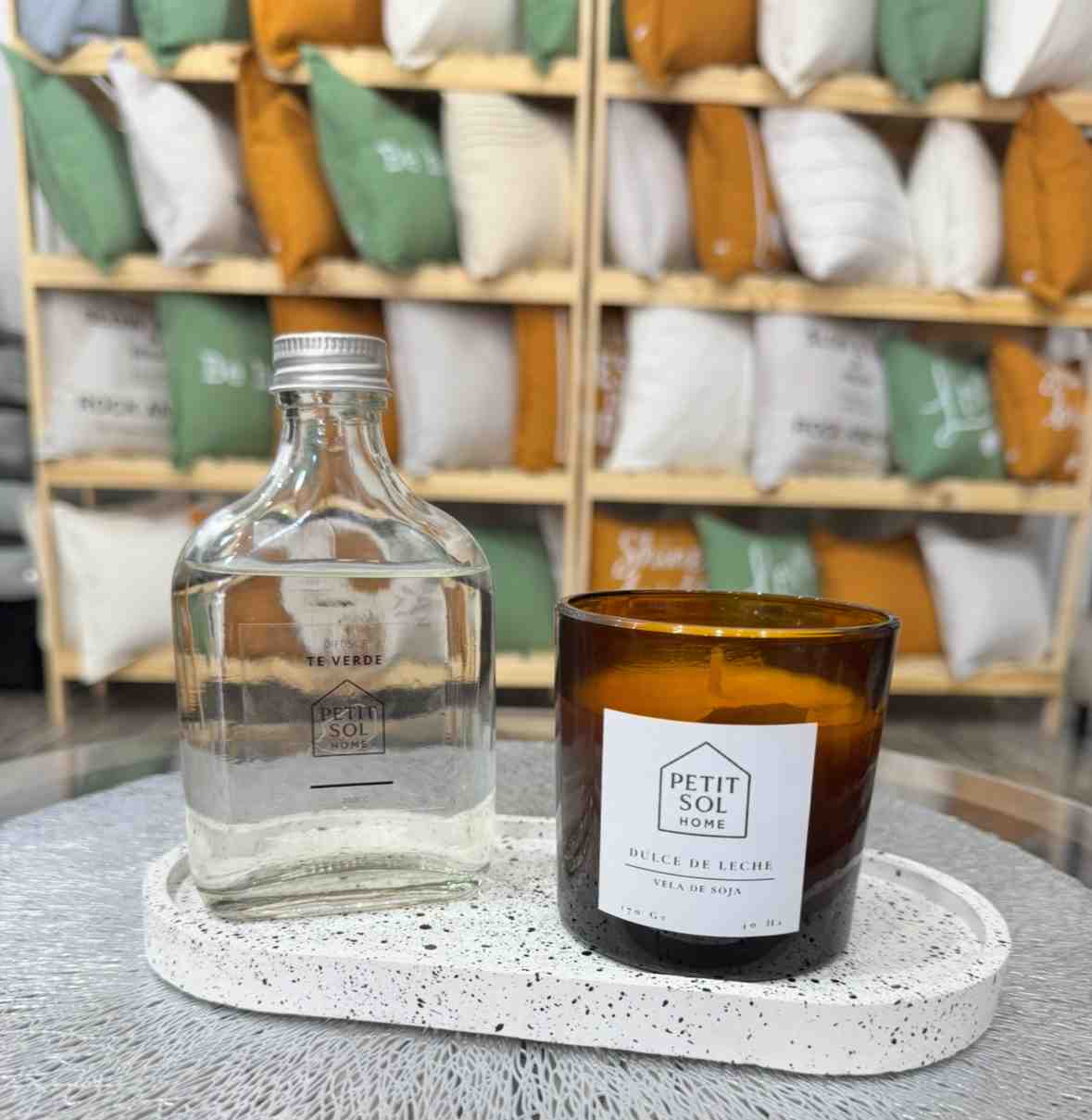 VELA HECATE AMBAR DULCE DE LECHE