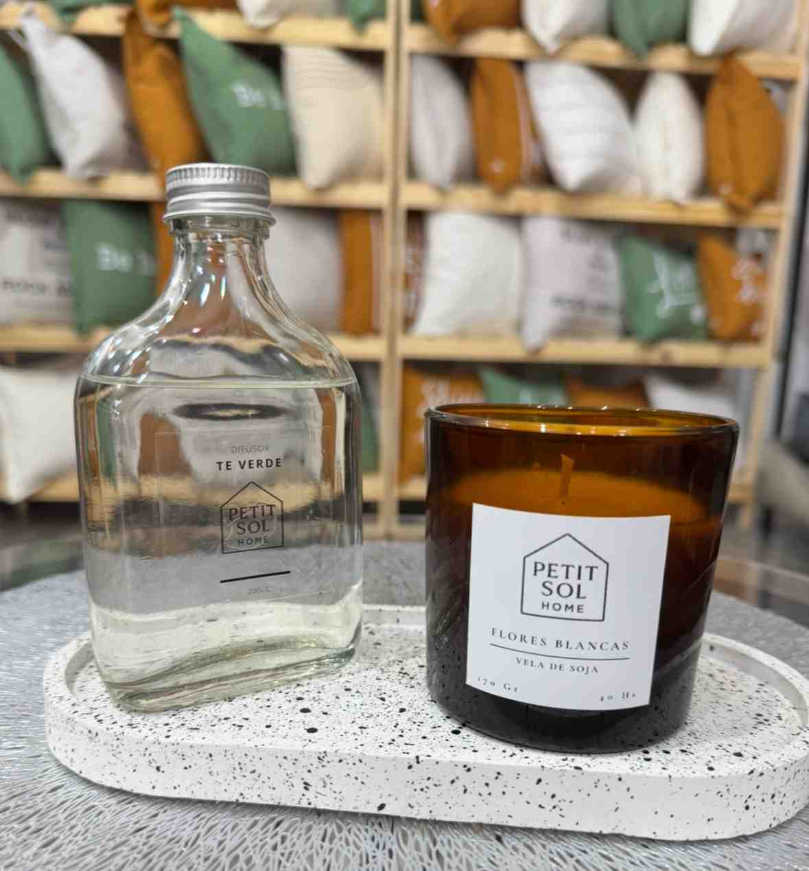 VELA HECATE AMBAR FLORES BLANCAS