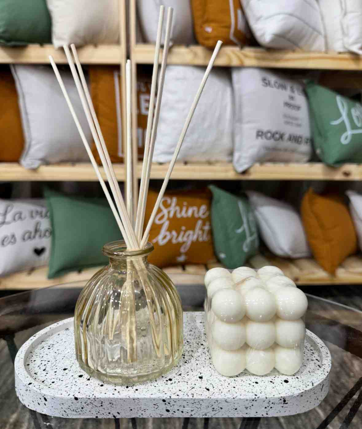 CONTENEDOR DIFUSOR RAYADO AMBAR CON VARITAS