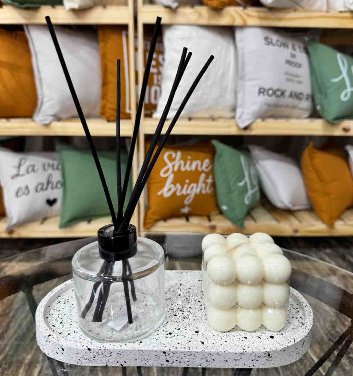 CONTENEDOR DIFUSOR REDONDO TAPA NEGRA 150CC