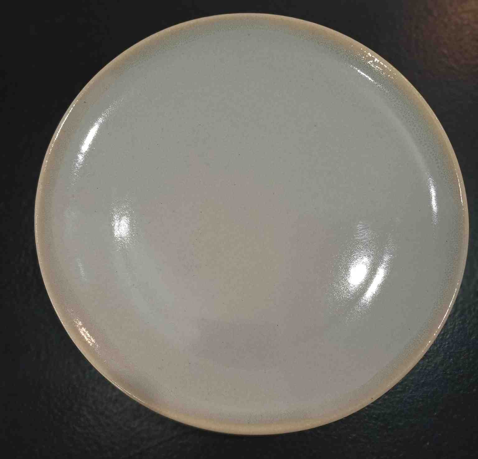 SET X 2 PLATOS POSTRE BEIGE CON DORADO 20 CM 